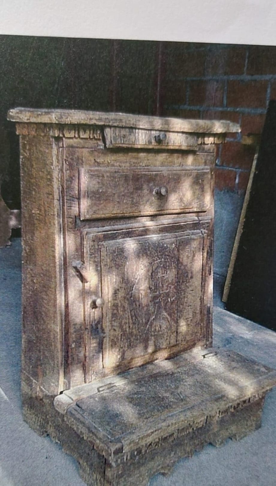 Inginocchiatoio domestico rustico